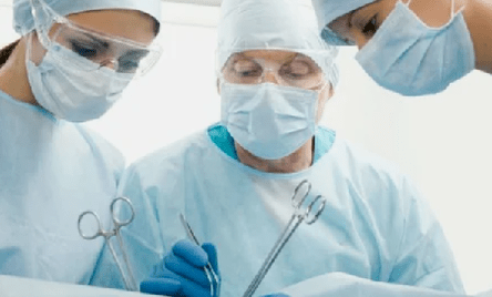 intervention chirurgicale pour l'ostéochondrose cervicale