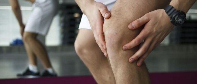 Douleur dans l'articulation du genou due à l'arthrose