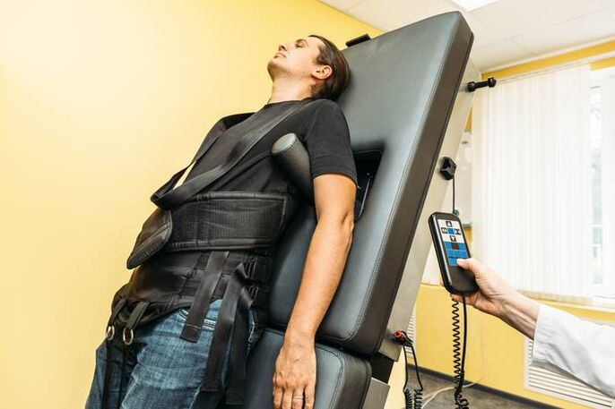 Traction du dos dans l'ostéochondrose